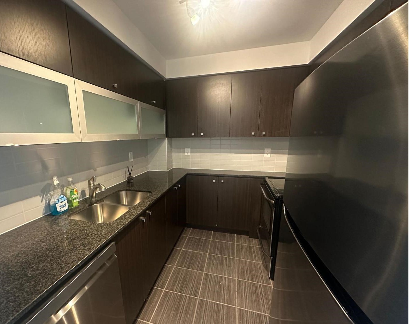 1206 – 2015 SHEPPARD AVENUE E-9